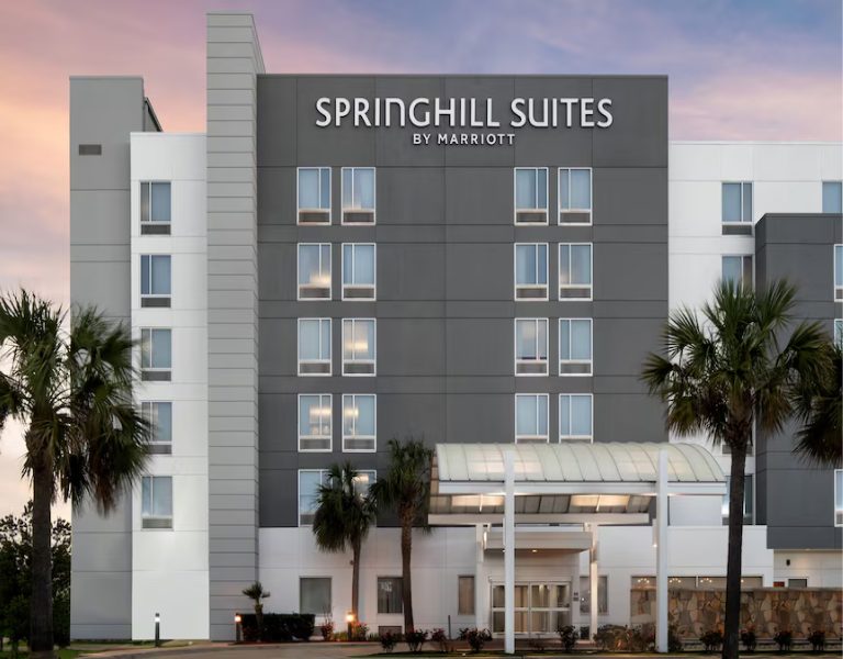 hotels near Louisville Mega Cavern