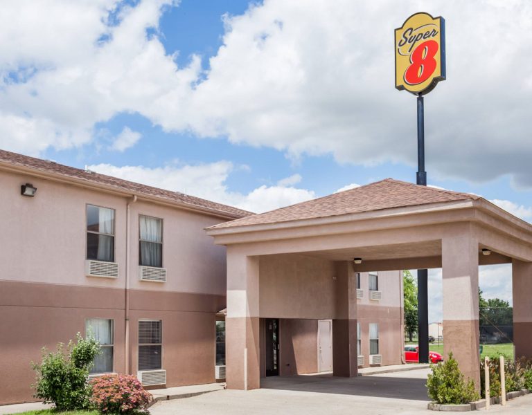 Super 8 Hotel